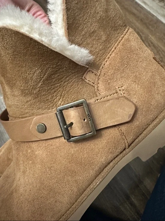 NWOT- Women's Romely Ugg - Picture 6 of 6